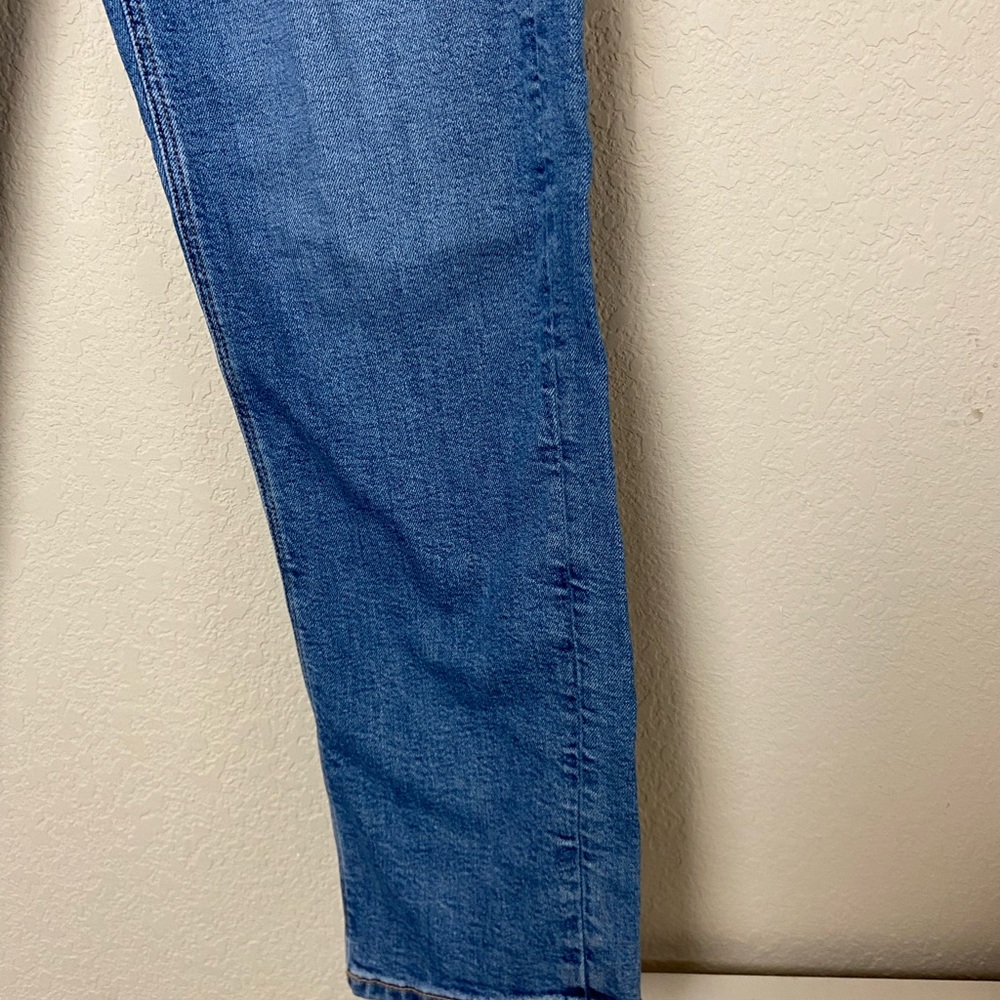 American Eagle 90’s Straight Medium Wash High Rise Relaxed Jeans Size 2 - Picture 10 of 14